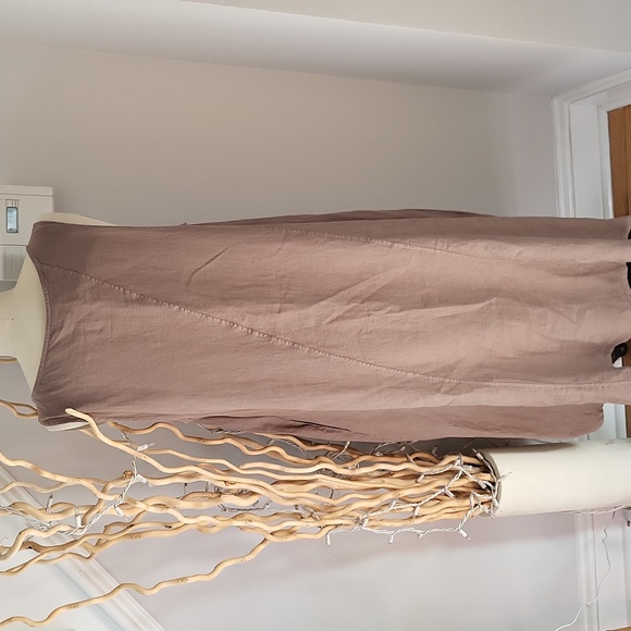 Elegant Sleeveless Tan Dress - Picture 3 of 9